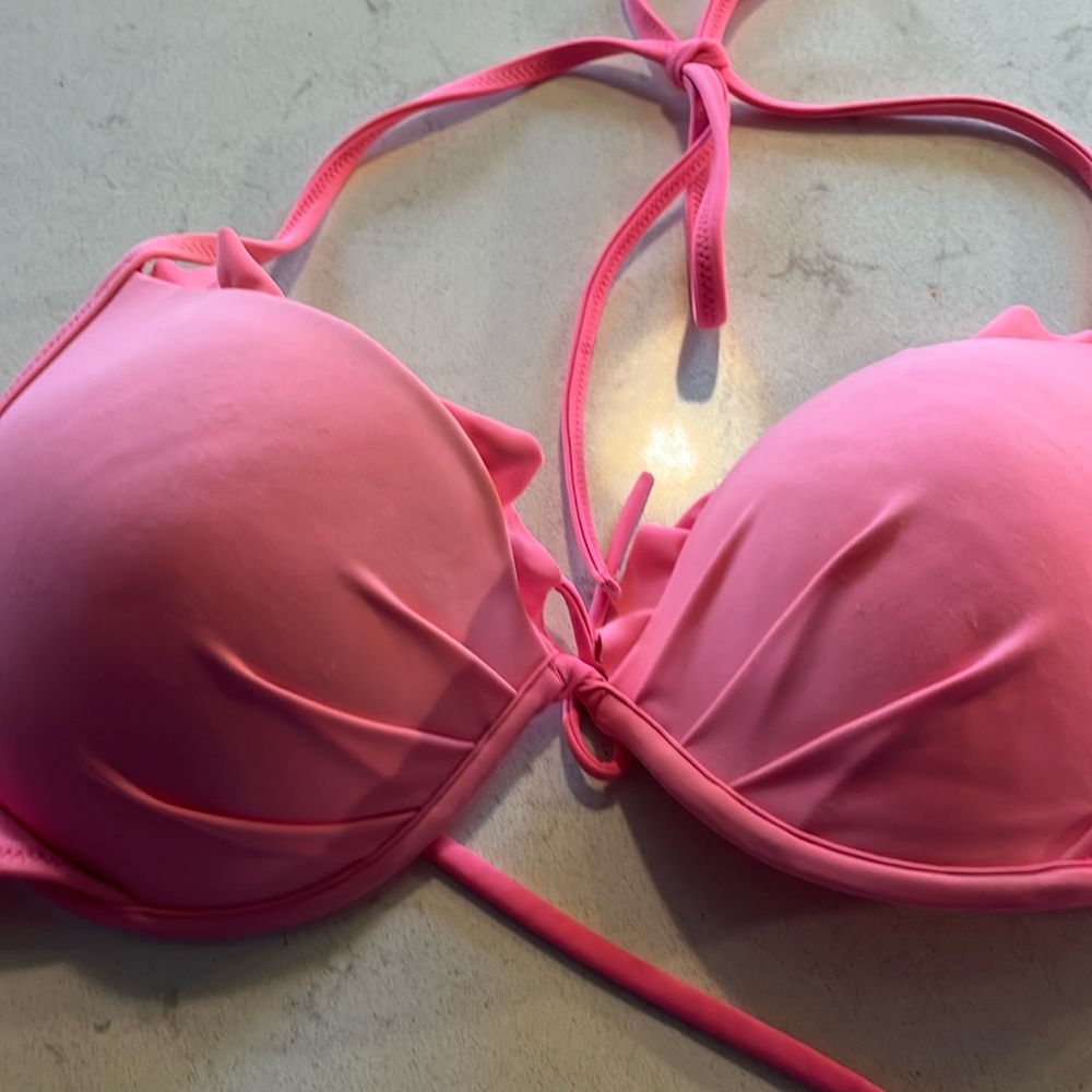 Victoria’s Secret bikini top size  34C
